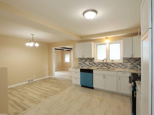 Chandelier, Interior, Kitchen, Wood Texture Flooring