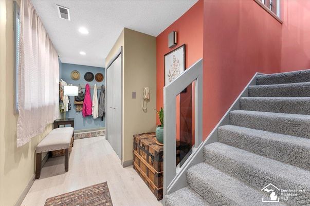 Interior, Recessed Lighting, Wood Texture Flooring