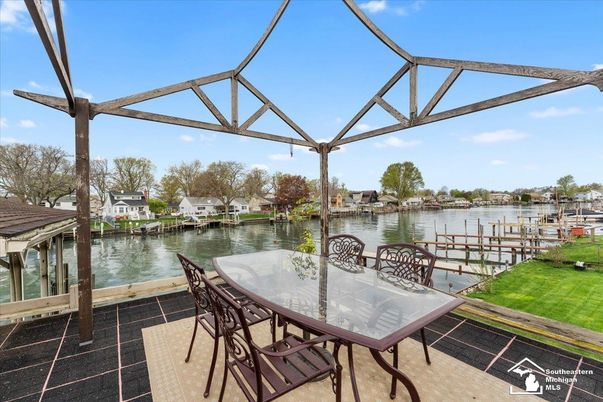 Exterior, Glass Ceilings, Sun Room, Water