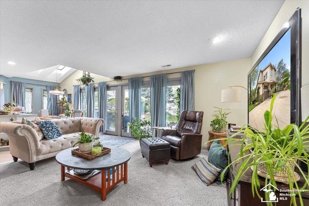 Dining room, Interior, Living room, Recessed Lighting
