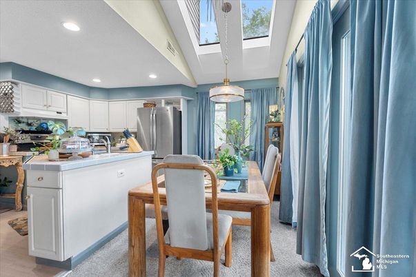 Dining room, Glass Ceilings, Interior, Kitchen, Pendant Lights, Recessed Lighting, Stainless Steel Appliances