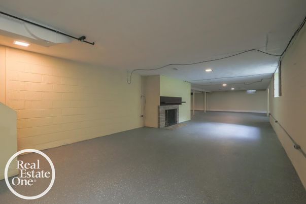 Empty room, Fireplace, Interior, Recessed Lighting