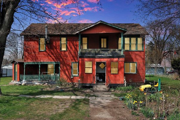 Backyard, Exterior, Facade, Brick Facade, Raised Ranch