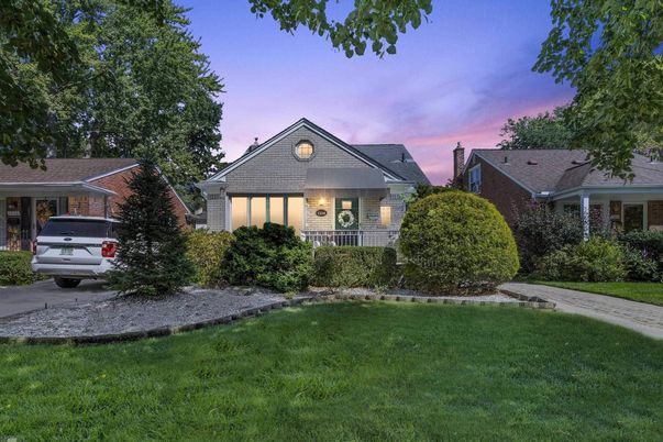 Exterior, Facade, Brick Facade, Ranch