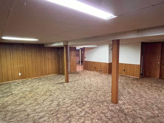 Empty room, Interior, Recessed Lighting, Wooden Walls
