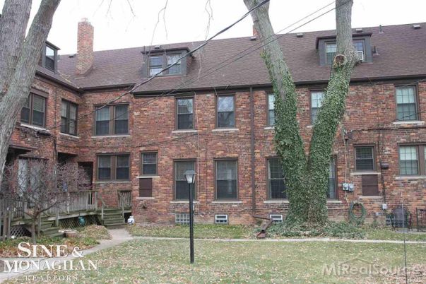 Exterior, Facade, Brick Facade, Georgian