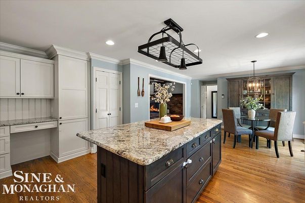 Chandelier, Dining room, Interior, Kitchen, Pendant Lights, Recessed Lighting, Wood Texture Flooring