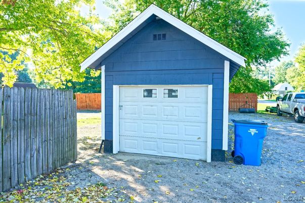 Detached Garage, Exterior