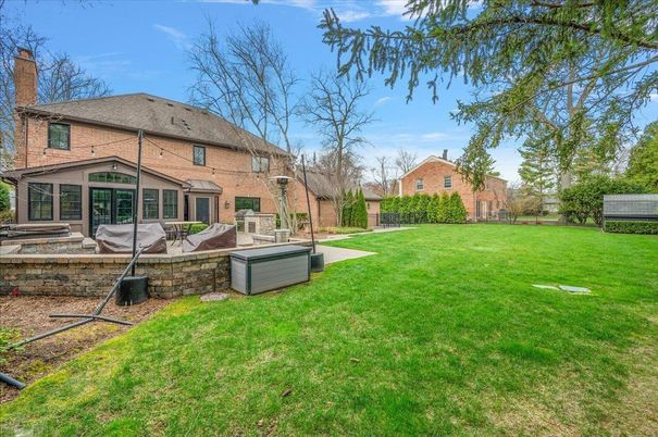 Backyard, Exterior, Hot Tub