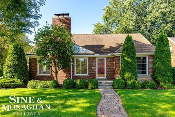 Exterior, Facade, Brick Facade, Cape Cod