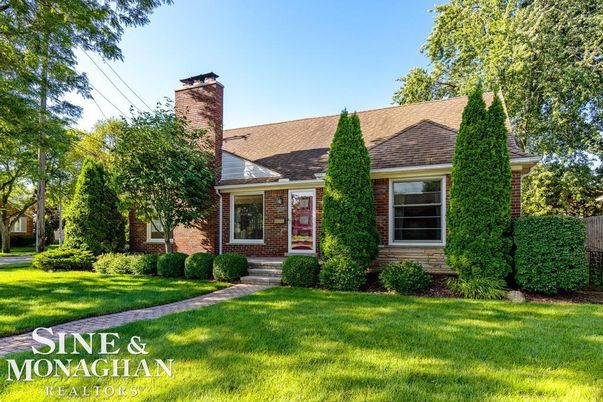 Backyard, Exterior, Facade, Brick Facade, Cape Cod