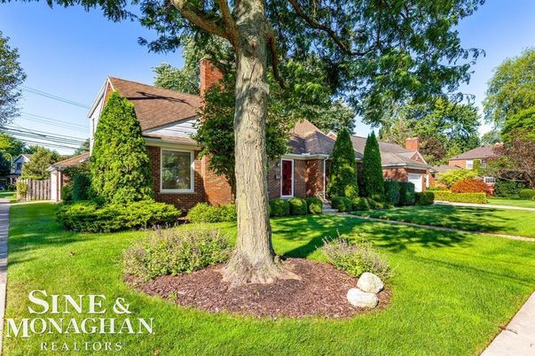 Backyard, Exterior, Facade, Brick Facade, None