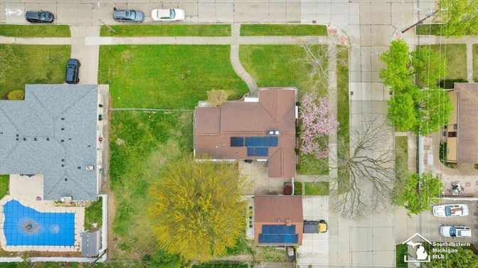 Exterior, Drone