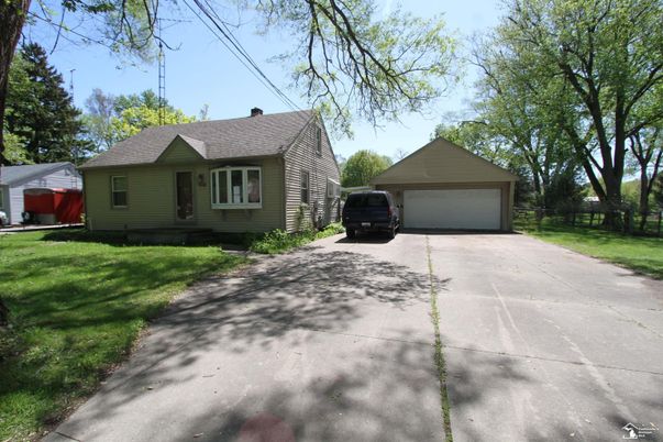 Detached Garage, Exterior