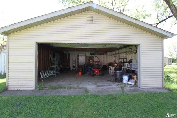 Detached Garage, Exterior