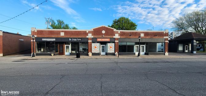 Exterior, Facade, None