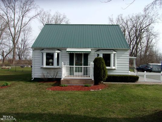 Backyard, Exterior, Facade, Cape Cod