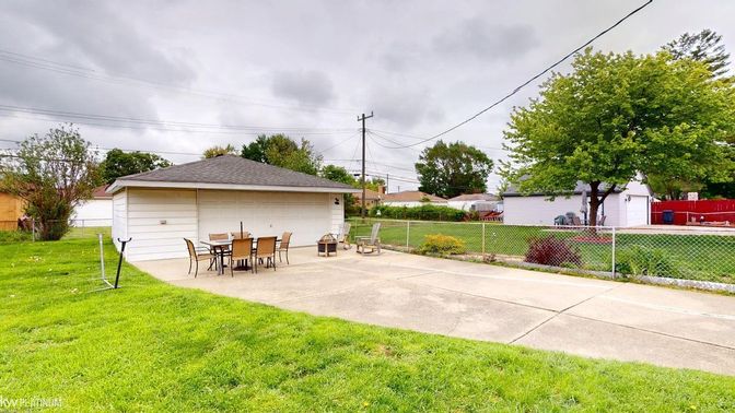 Backyard, Detached Garage, Exterior