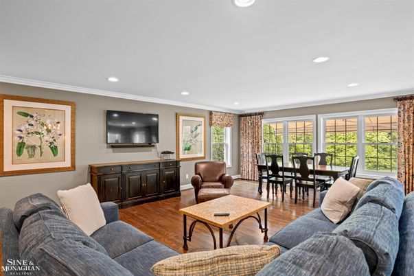 Dining room, Interior, Living room, Recessed Lighting, Wood Texture Flooring