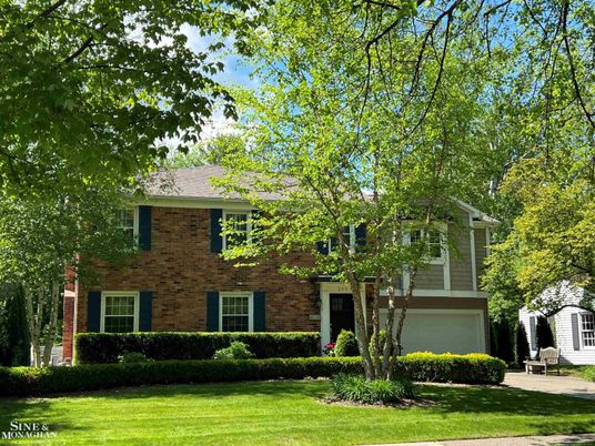 Attached, Exterior, Facade, Brick Facade, Raised Ranch