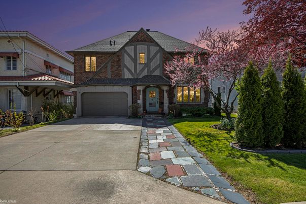 Attached, Exterior, Facade, Tudor Revival