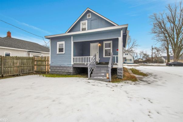 Backyard, Exterior, Facade, Queen Anne Victorian