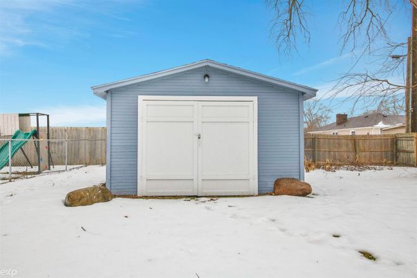 Detached Garage, Exterior