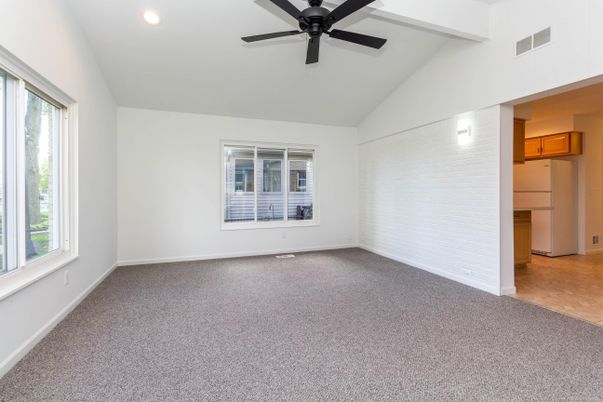 Empty room, Interior, Recessed Lighting