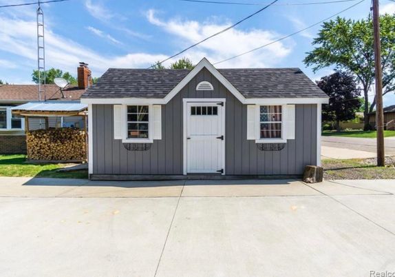 Exterior, Facade, Cape Cod