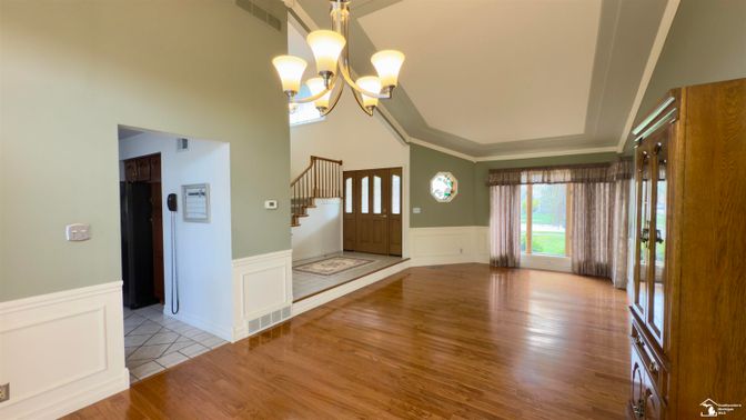 Chandelier, Interior, Wood Texture Flooring