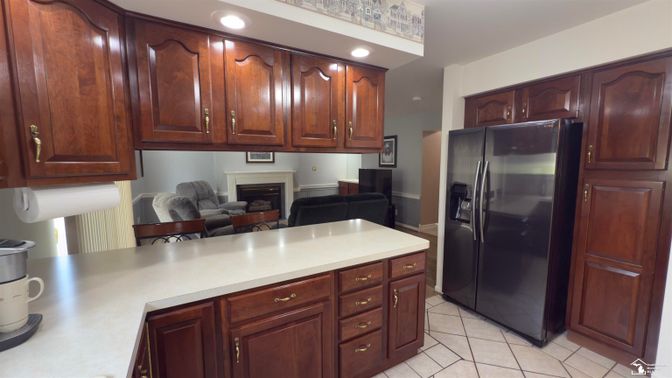 Fireplace, Interior, Kitchen, Recessed Lighting