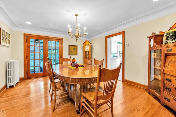 Chandelier, Dining room, Interior, Recessed Lighting, Wood Texture Flooring