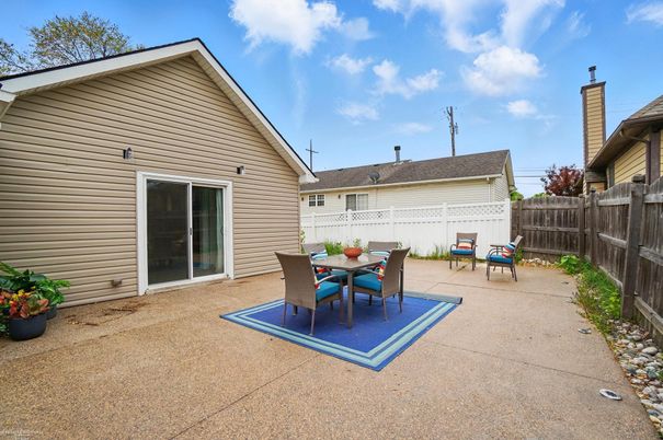 Backyard, Detached Garage, Exterior