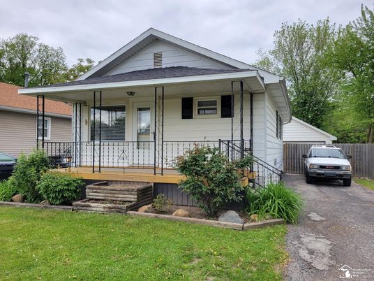Exterior, Facade, American Craftsman