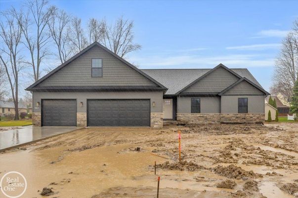 Attached, Exterior, Facade, Ranch