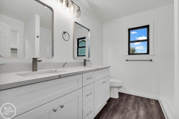 Bathroom, Dual Sink Vanities, Interior, Wood Texture Flooring