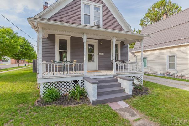 Exterior, Facade, Queen Anne Victorian