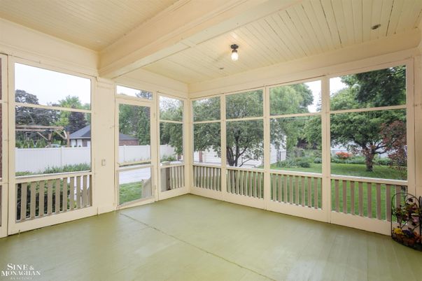 Interior, Sun Room, Water