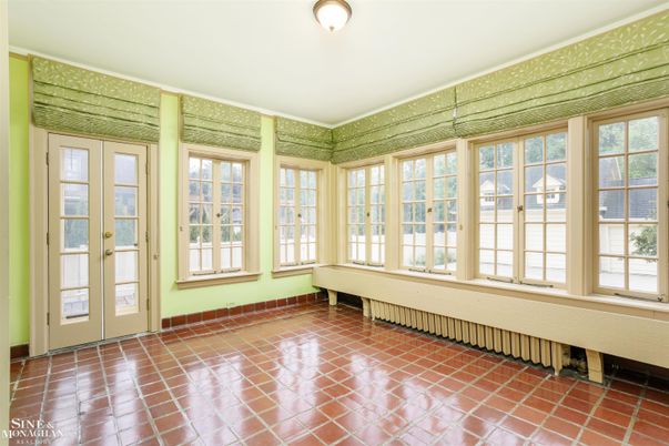 Empty room, Interior, Sun Room