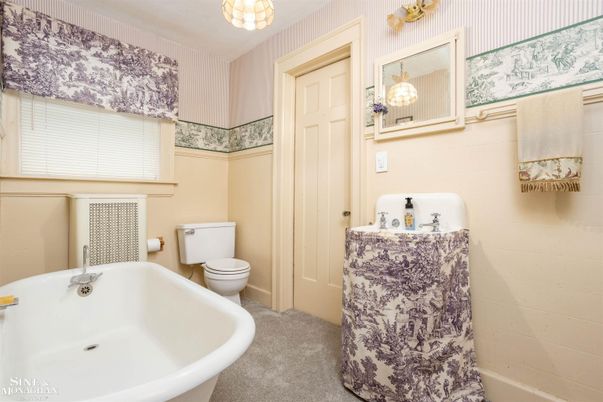 Bathroom, Free Standing Baths, Interior