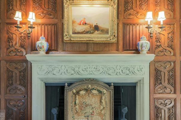Chandelier, Interior