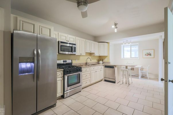 Dining room, Interior, Kitchen, Stainless Steel Appliances