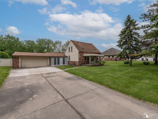 Backyard, Detached Garage, Exterior