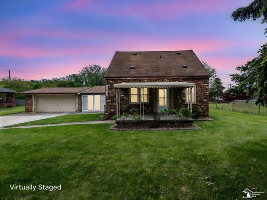 Backyard, Detached Garage, Exterior