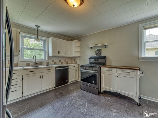 Interior, Kitchen, Pendant Lights, Stainless Steel Appliances