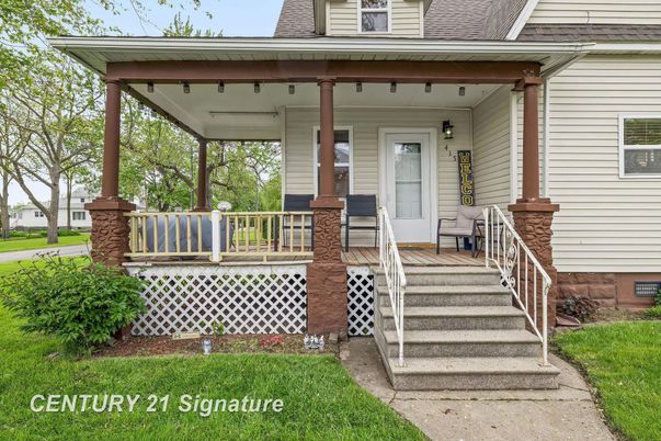 Exterior, Facade, None