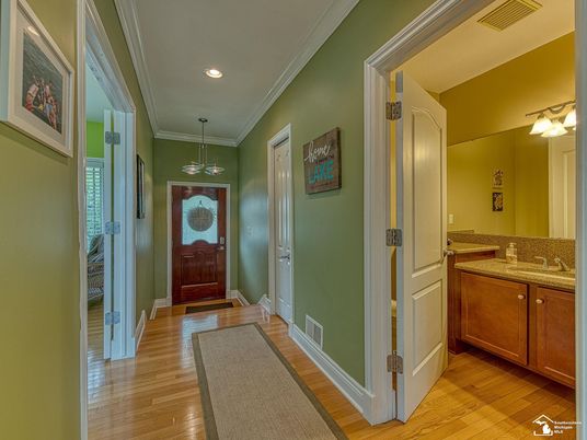 Interior, Pendant Lights, Recessed Lighting, Wood Texture Flooring