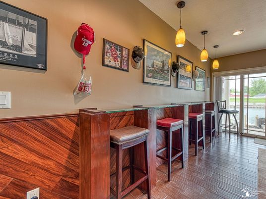 Interior, Pendant Lights, Recessed Lighting, Wood Texture Flooring