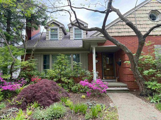 Exterior, Facade, Brick Facade, Queen Anne Victorian