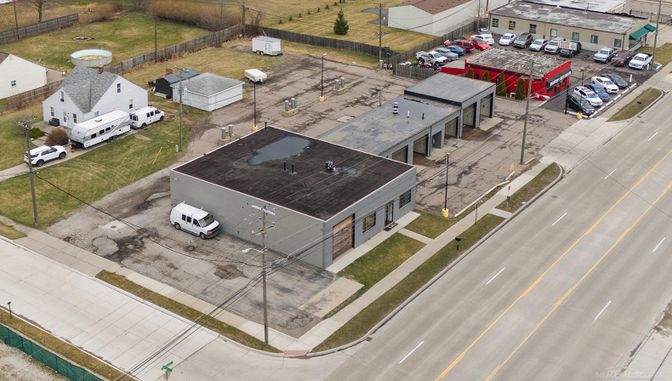 Exterior, Drone